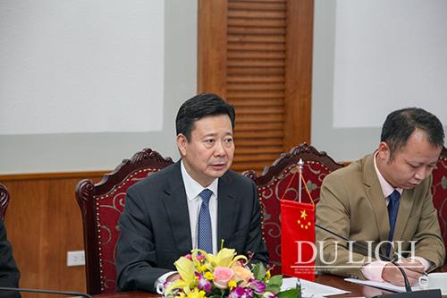 Thứ trưởng Bộ Văn hóa và Du lịch Trung Quốc, ông Lý Quần phát biểu tại buổi hội đàm